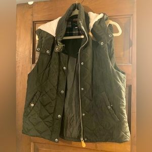 Lightweight puffer vest